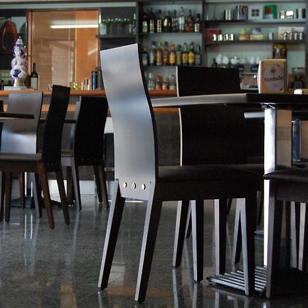 פויו Hotel Paris מראה חיצוני תמונה